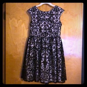 Girls medium  pink / black dress
